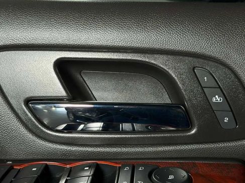Used 2013 Cadillac Escalade AWD image 29