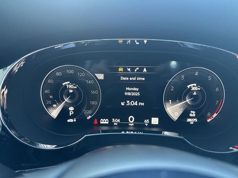 Used 2022 Bentley Bentayga image 20