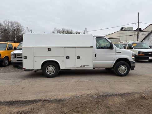 Used 2021 Ford E-350 and Econoline 350 Super Duty w/ Power Windows & Locks Group image 13