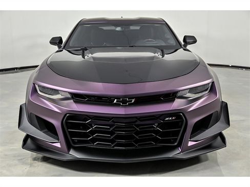 Used 2018 Chevrolet Camaro ZL1 RWD image 4