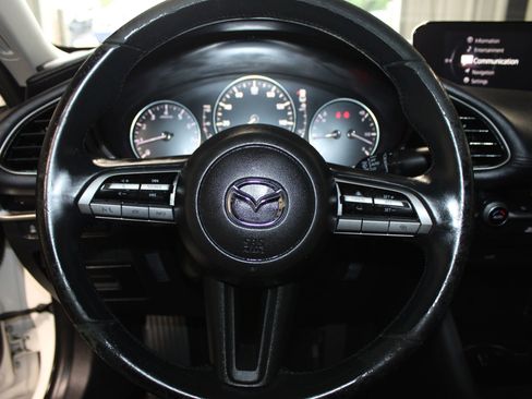 Used 2021 MAZDA MAZDA3 s FWD image 10