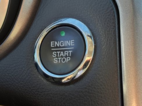 Used 2019 Ford Fusion SE image 24