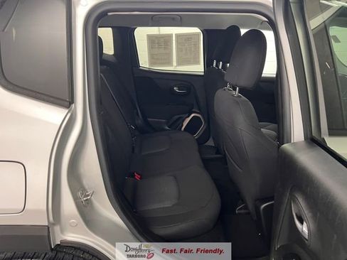 Used 2017 Jeep Renegade Latitude FWD image 37