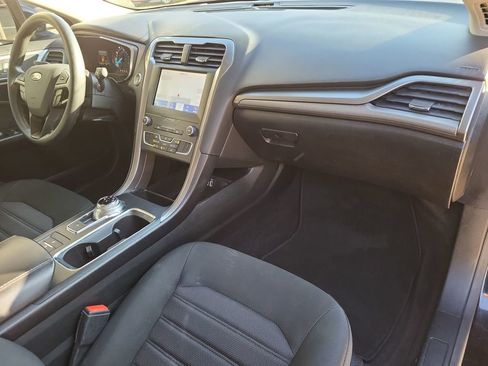 Used 2020 Ford Fusion SE image 27