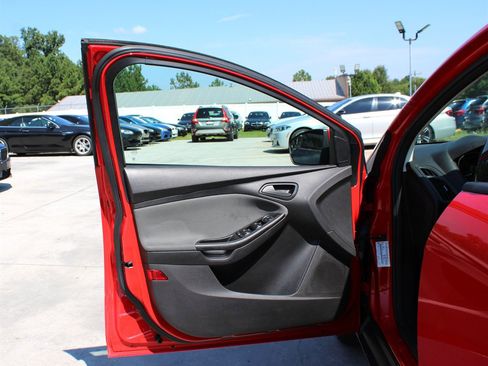 Used 2012 Ford Focus SE image 20