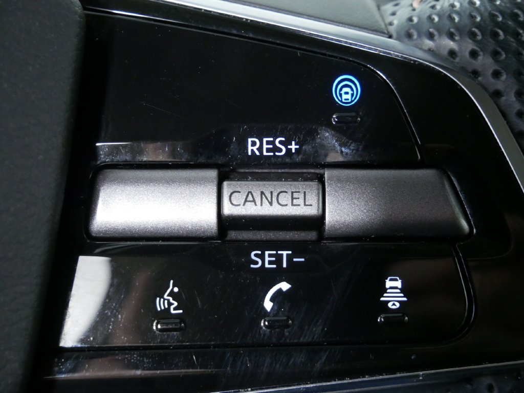 Used 2024 Nissan Ariya AWD image 26