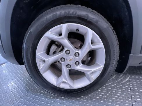 Used 2025 Chevrolet Trax LS w/ LS Convenience Package FWD image 10