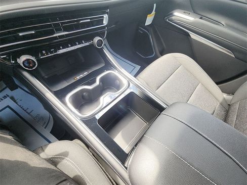 New 2026 Chevrolet Traverse LT w/ Enhanced Driving Package image 21