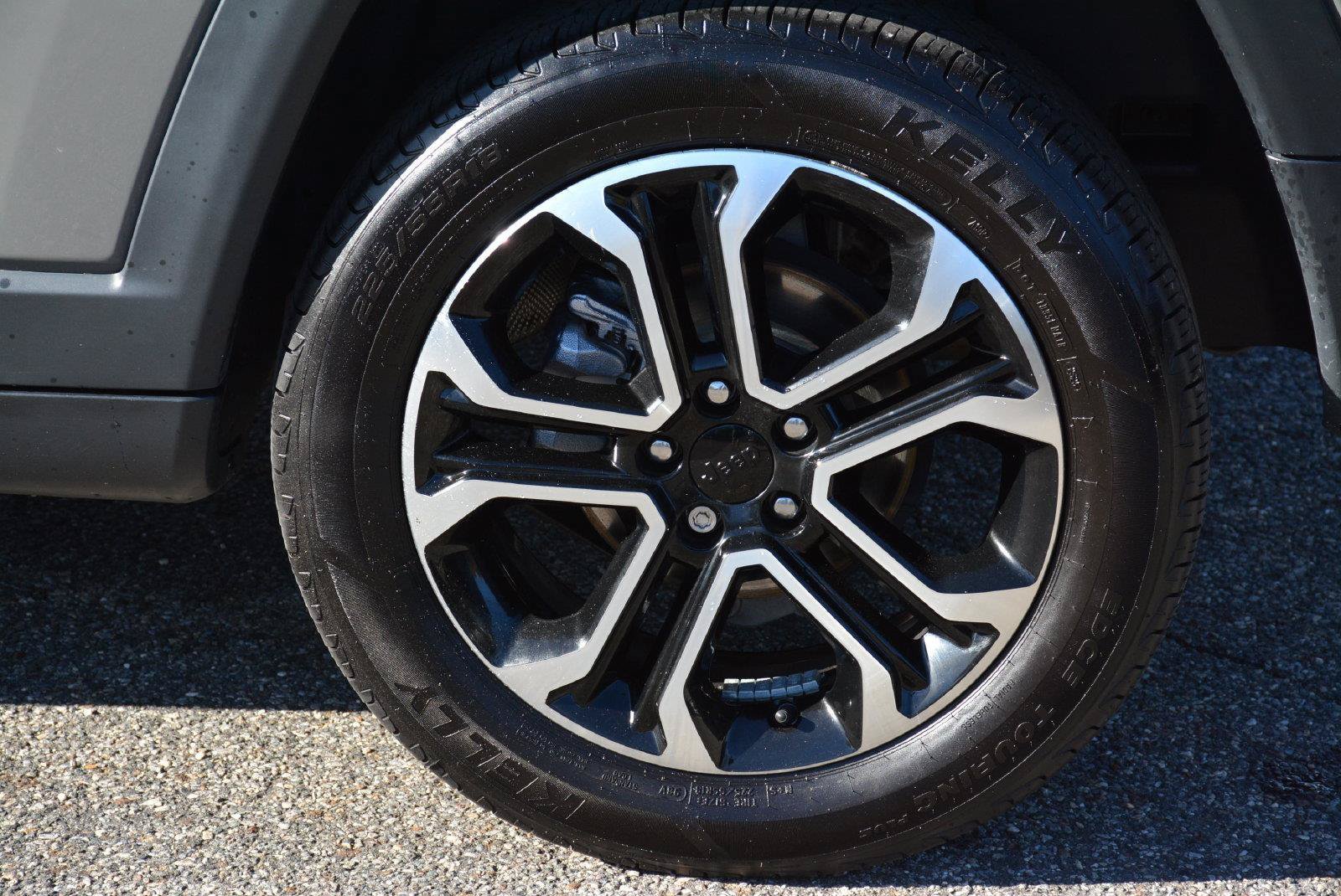 Used 2023 Jeep Compass Limited w/ Sun and Sound Group AWD/4WD image 8