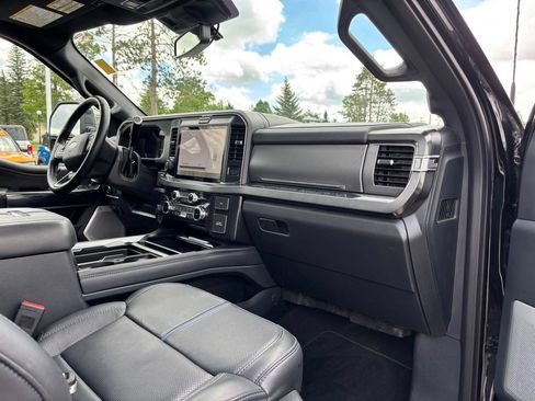 Used 2025 Ford F250 Platinum w/ FX4 Off-Road Package AWD/4WD image 22