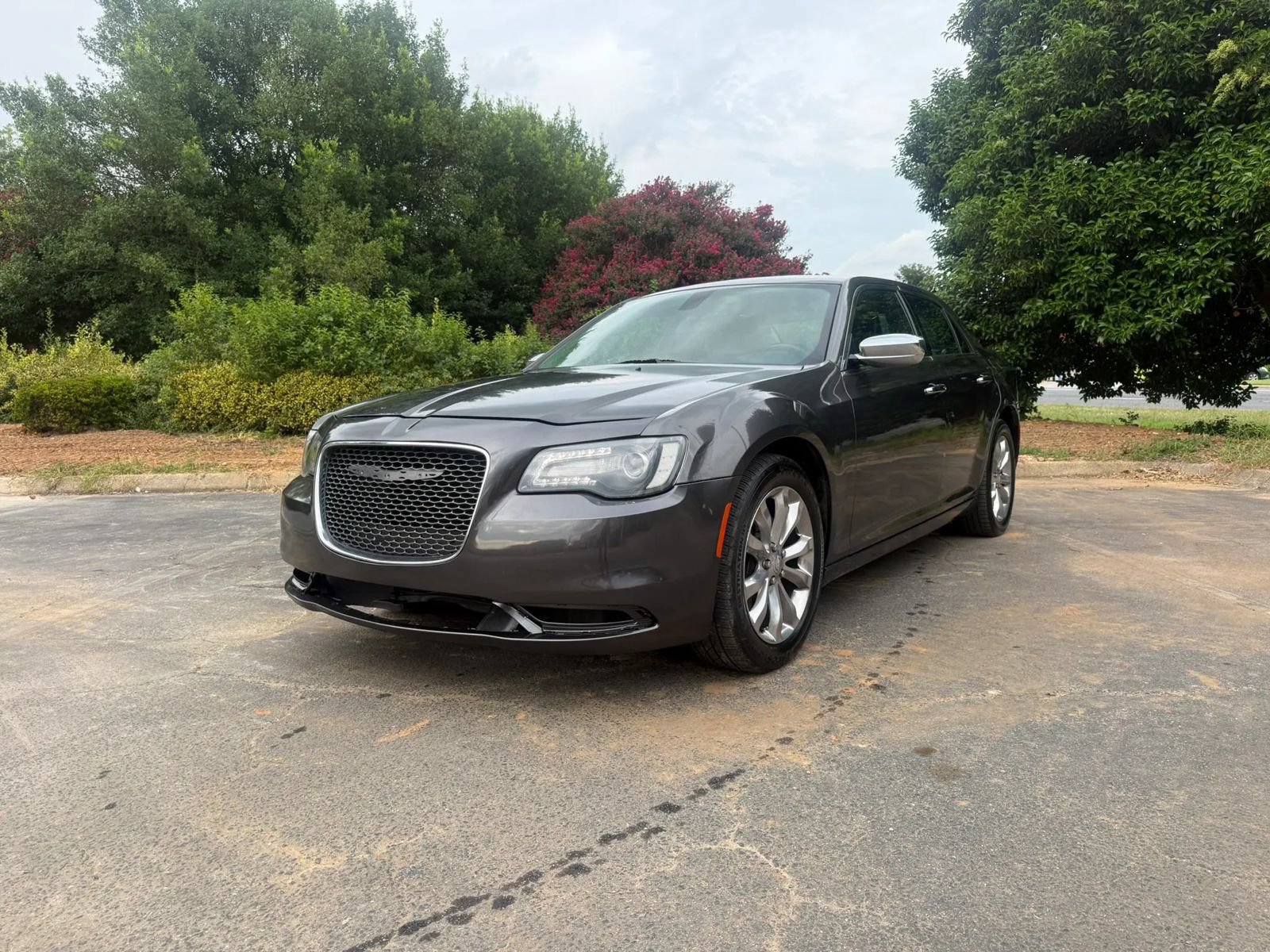Used 2018 Chrysler 300 Limited AWD/4WD image 1