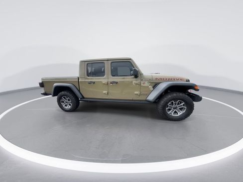 Used 2025 Jeep Gladiator Mojave AWD/4WD image 9
