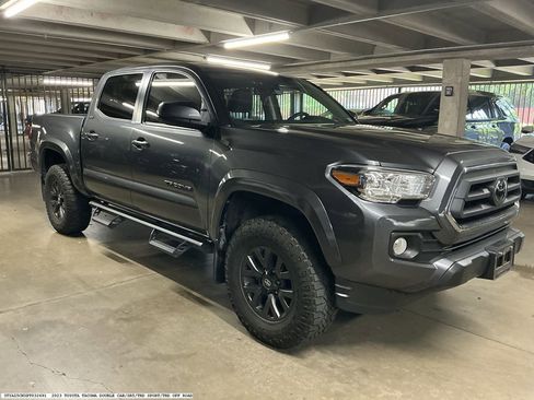 Used 2023 Toyota Tacoma SR5 RWD image 4