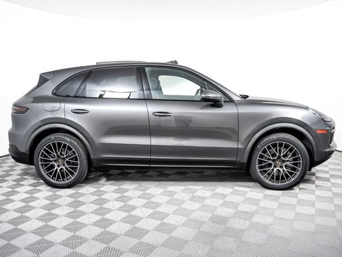 Certified 2023 Porsche Cayenne AWD/4WD image 9