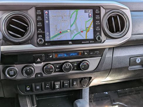 Used 2022 Toyota Tacoma Limited image 46