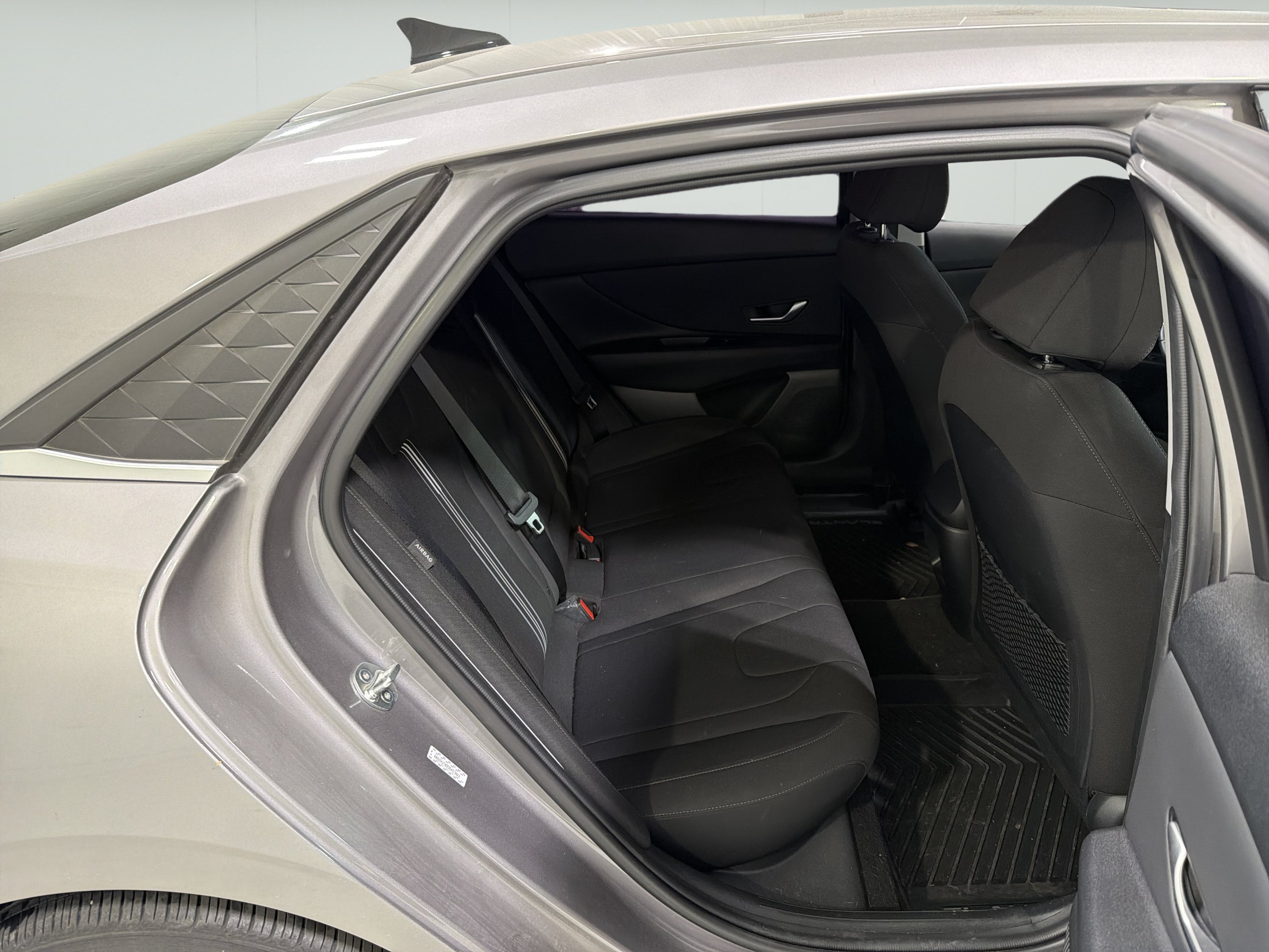 Used 2024 Hyundai Elantra SEL w/ Convenience Package FWD image 11