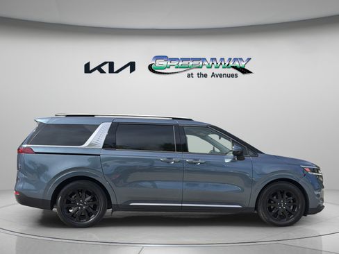 Used 2024 Kia Carnival SX FWD image 7