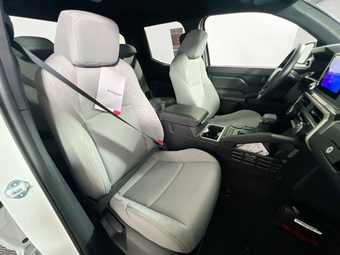 New 2025 Toyota Tacoma SR5 image 31