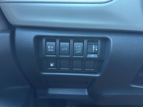 Used 2025 Subaru Forester Premium w/ Protection Package (1PH) AWD/4WD image 29