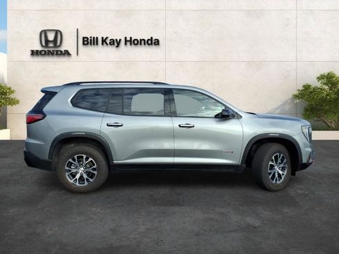 Used 2026 GMC Acadia AT4 w/ Luxury Package AWD/4WD image 2
