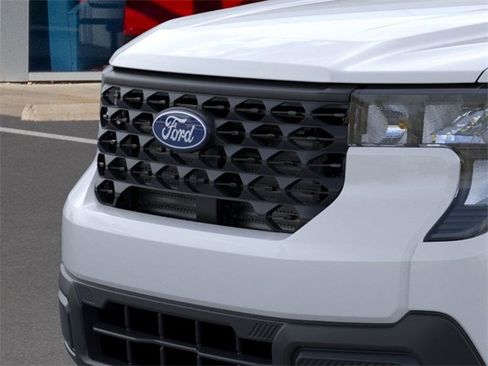 New 2025 Ford Maverick XL image 18