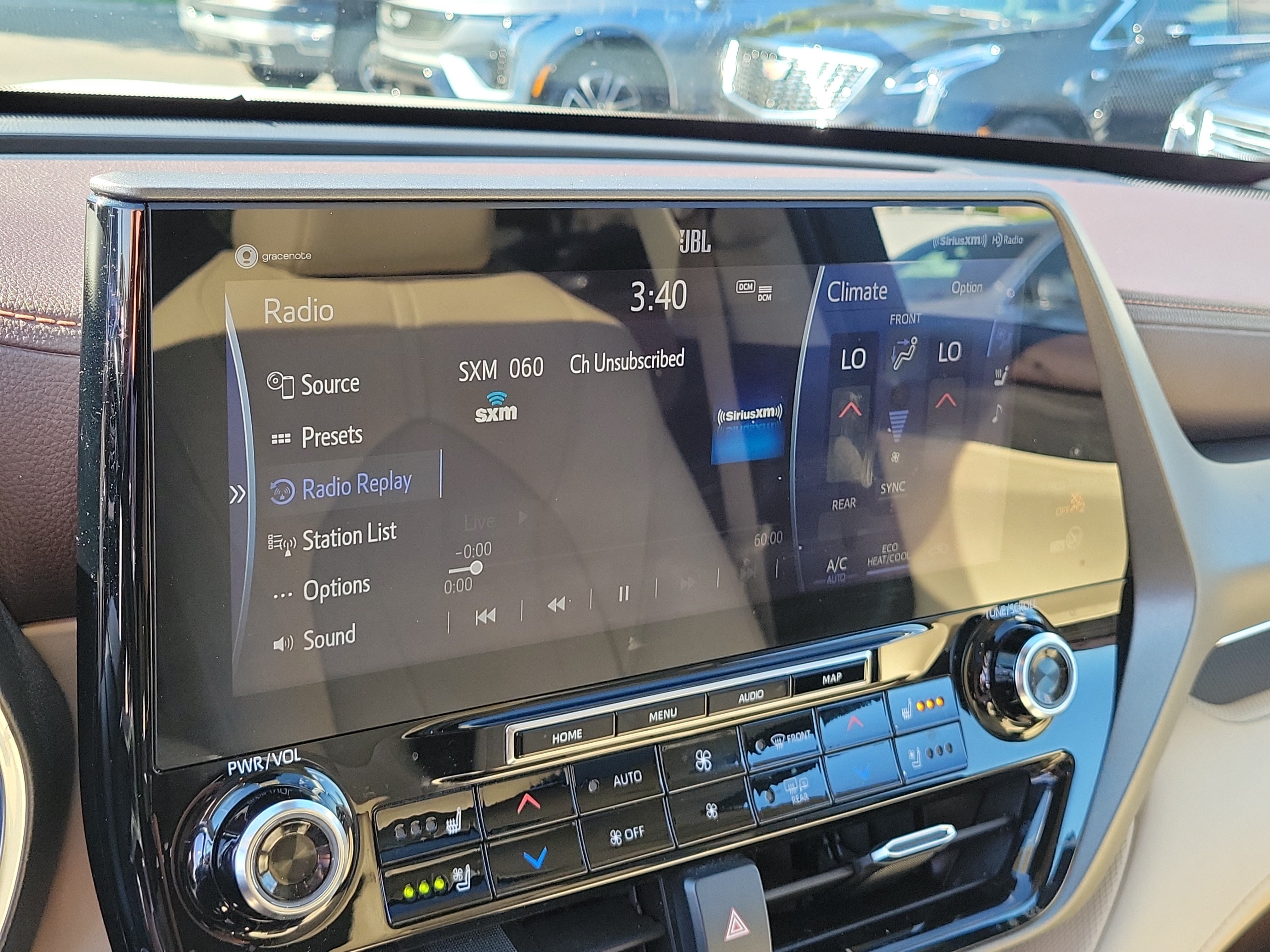 Used 2021 Toyota Highlander Limited AWD/4WD image 25
