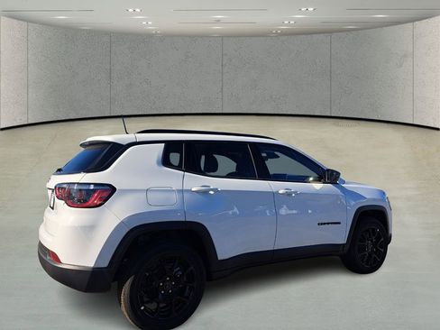 New 2026 Jeep Compass Latitude image 4