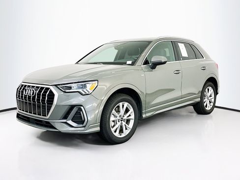 Used 2023 Audi Q3 2.0T Premium image 3