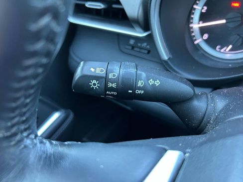 Used 2023 Toyota Highlander XLE image 23