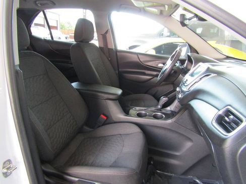 Used 2019 Chevrolet Equinox LT FWD image 11