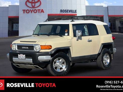 Used 2009 Toyota FJ Cruiser 4WD image 1