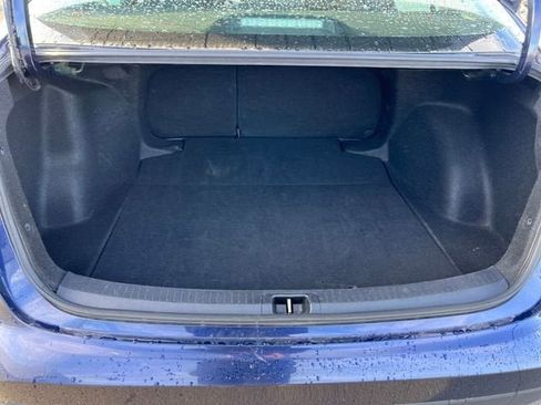 Used 2022 Toyota Corolla LE image 8