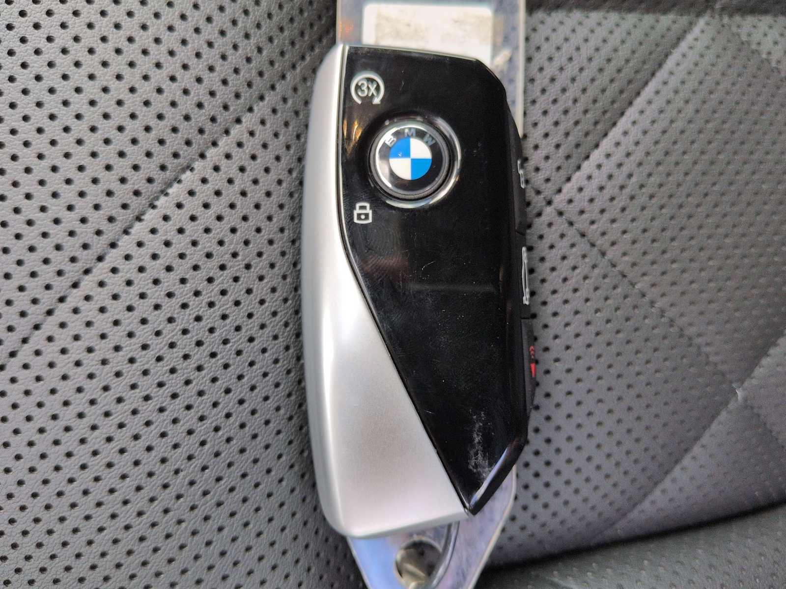 Used 2027 BMW X7 xDrive40i w/ M Sport Package AWD/4WD image 37