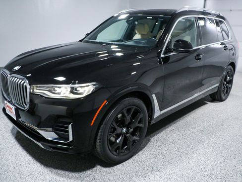 Used 2022 BMW X7 xDrive40i w/ Cold Weather Package image 34