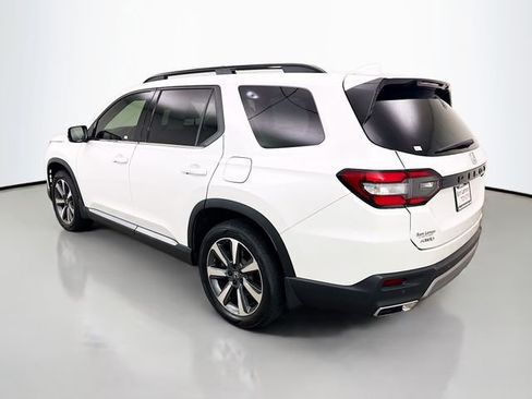 Used 2024 Honda Pilot Elite image 5