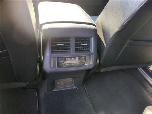 Used 2023 Volkswagen Atlas SE w/ Panoramic Sunroof Package image 18