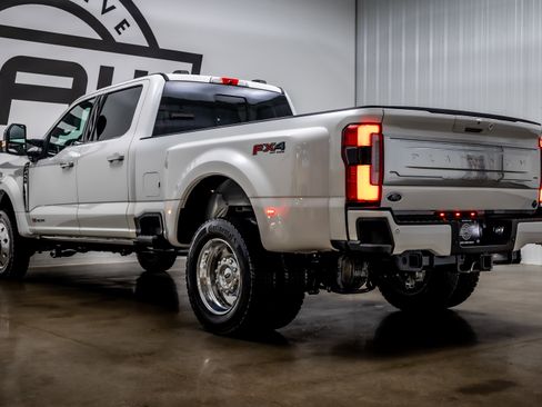 Used 2026 Ford F450 Platinum w/ Platinum Plus Package image 36