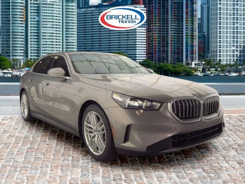 Used 2024 BMW 530i image 29