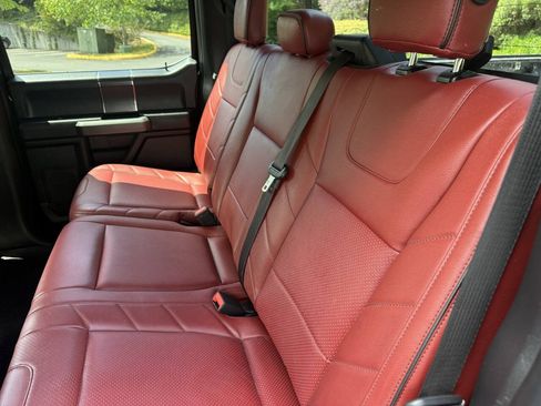 Used 2018 Ford F150 XLT w/ Equipment Group 302A Luxury AWD/4WD image 9