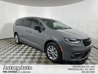 Certified 2025 Chrysler Pacifica Select