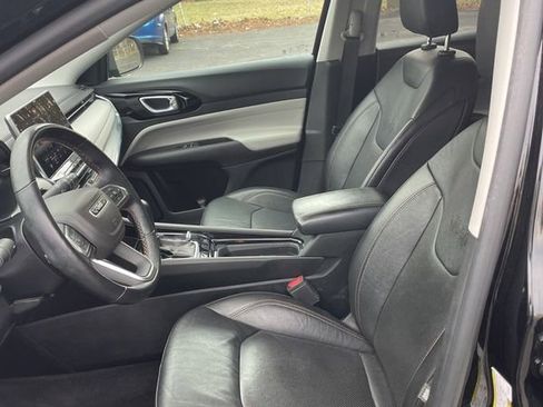 Used 2022 Jeep Compass Limited image 10