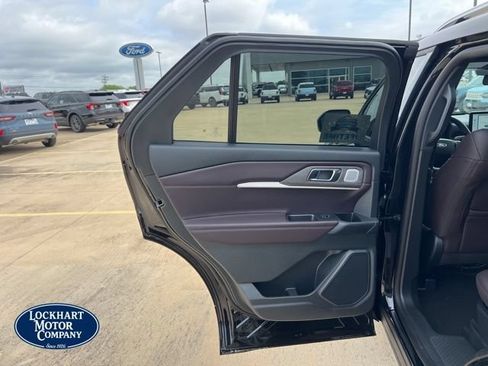 New 2026 Ford Explorer Platinum RWD image 16