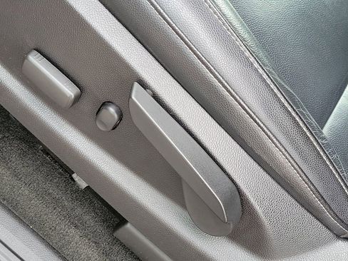 Used 2018 Chevrolet Colorado Z71 image 7