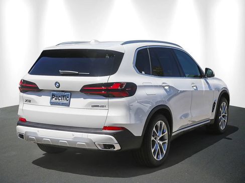 New 2026 BMW X5 sDrive40i w/ Parking Assistance Package RWD image 6