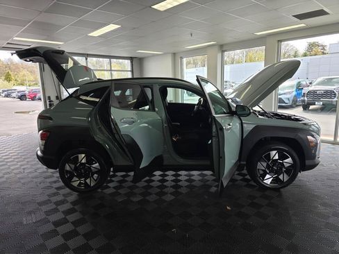 Used 2025 Hyundai Kona SEL AWD/4WD image 17