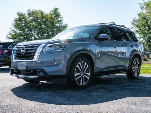 Used 2022 Nissan Pathfinder Platinum w/ Lighting Package (N93) image 5