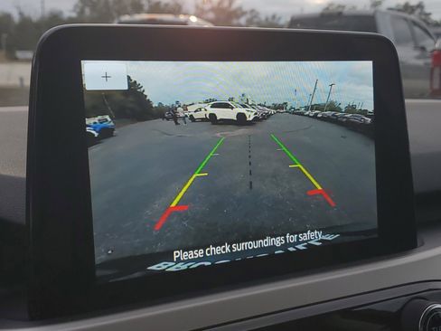 Used 2022 Ford Escape SE w/ SE Sport Appearance Package image 12