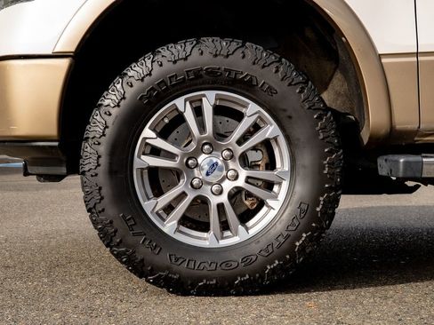 Used 2013 Ford F150 King Ranch w/ King Ranch Chrome Pkg image 10