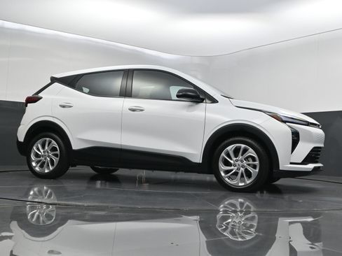 New 2027 Chevrolet Bolt LT FWD image 41