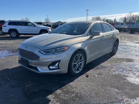 Used 2019 Ford Fusion Titanium image 4